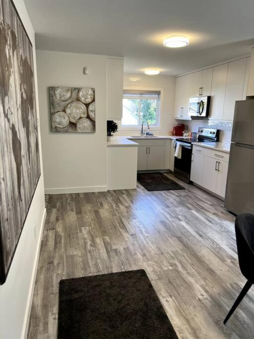 Villa Walking Distance To St Boniface, Easy Parking Winnipeg Exterior foto