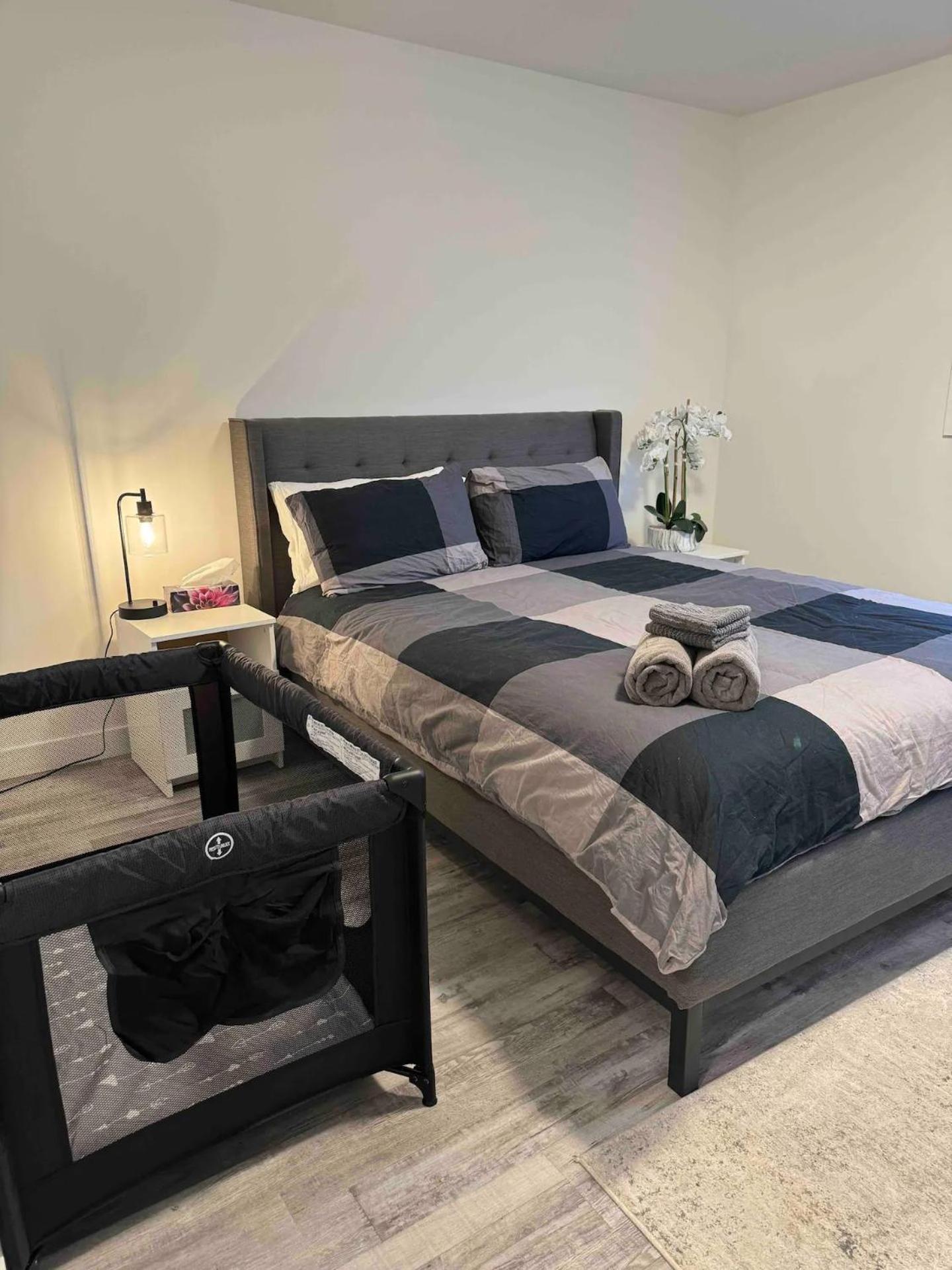 Villa Walking Distance To St Boniface, Easy Parking Winnipeg Exterior foto